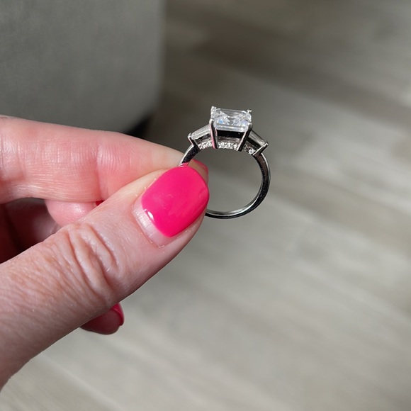 ❤️ FINAL PRICE ❤️ Everly Ring - Size 6 - Picture 4 of 4